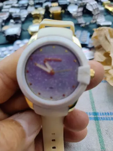 Relógio Feminino com Design Moderno