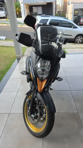 Suzuki V-Strom 650 Nova