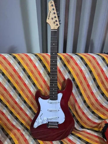 Guitarra canhota Strinberg