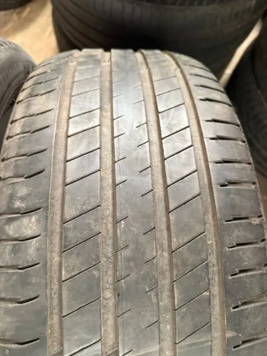 Pneu 255/45/20 Primacy 70% vida útil