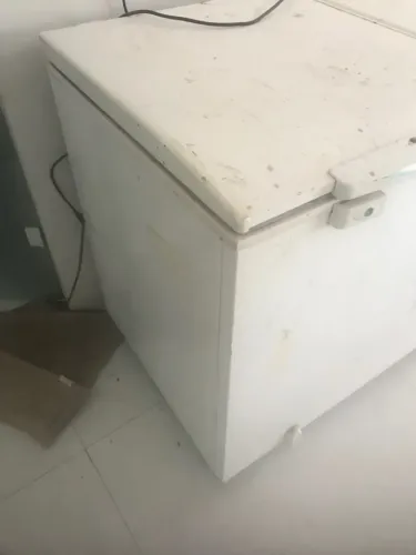 Frizzer fuciona mais não está gelando