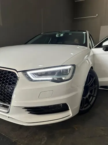 Farol Audi A3 12 A 2015 o PAR/ lacrado