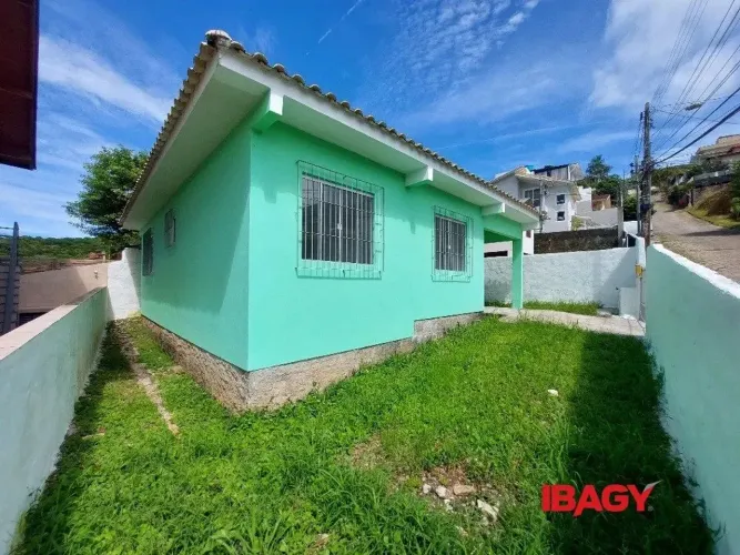 Excelente Casa 3 dormitório(s) em Cacupé - Florianópolis