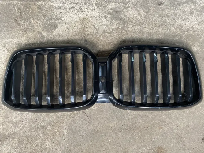 Grade Bmw 320i 330i 2023 2024 Black Piano Estilo M Sport Black Piano/cores Brilhante 