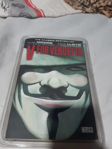 HQ V for Vendetta - Edição Clássica em inglês 