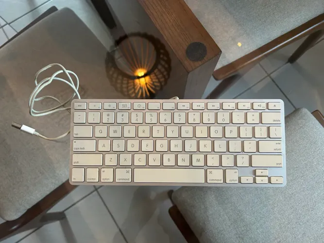 Teclado com fio USB Apple Original