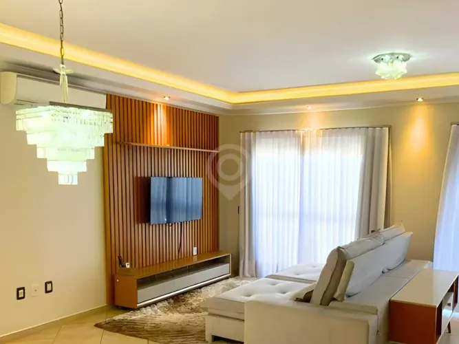 Casa em Condomínio : / Residencial / Parque das Laranjeiras