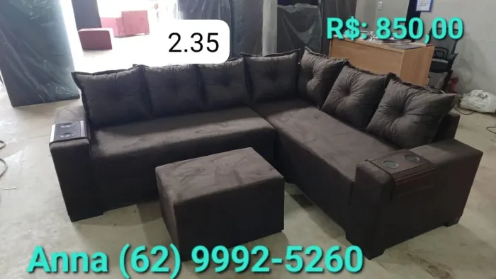 Sofá de canto com puff (?)