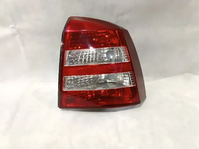 Lanterna Direita Astra Hatch 2003 A 2011