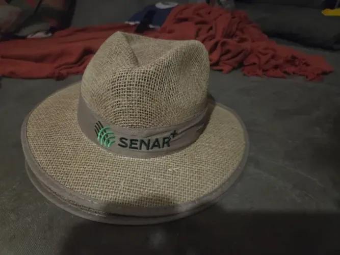 Vendo chápeu 