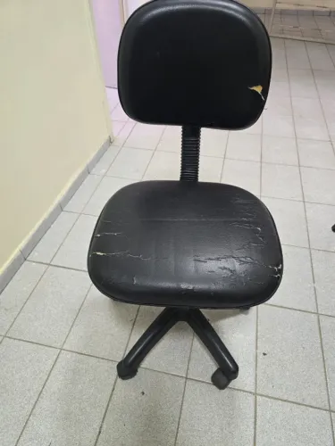 Cadeira de Escritório Giratória - Usada