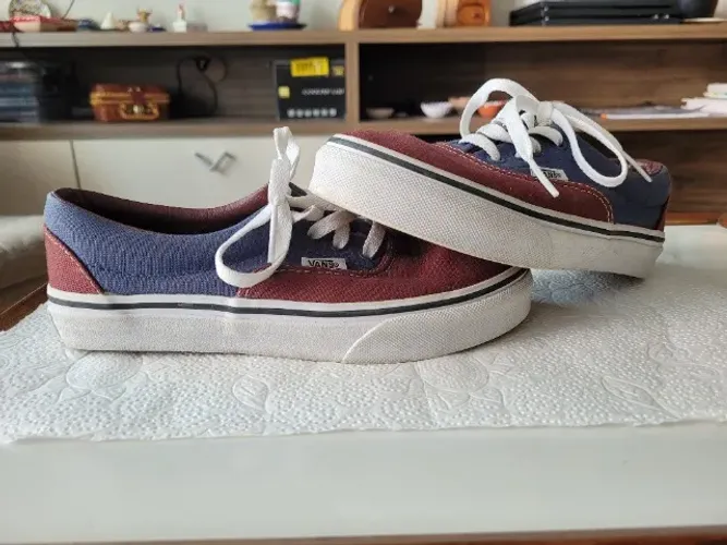 Tênis Vans Azul e Vinho TAM: 31