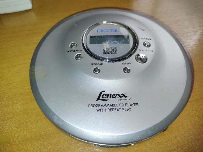 Discman tocadores de Cds, originais, 3u, só 1u funciona.