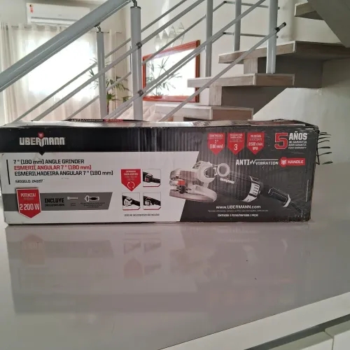 Esmerilhadeira Angular 7" UBERMANN 2200W.  127V - Nova