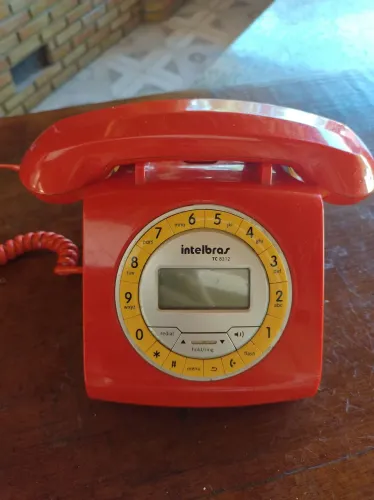 Telefone Intelbras retrô