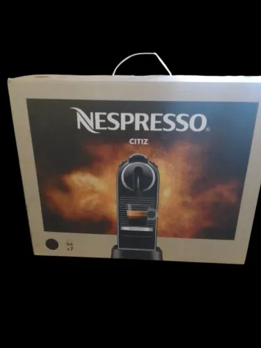 Cafeteira Nespresso Essenza C30