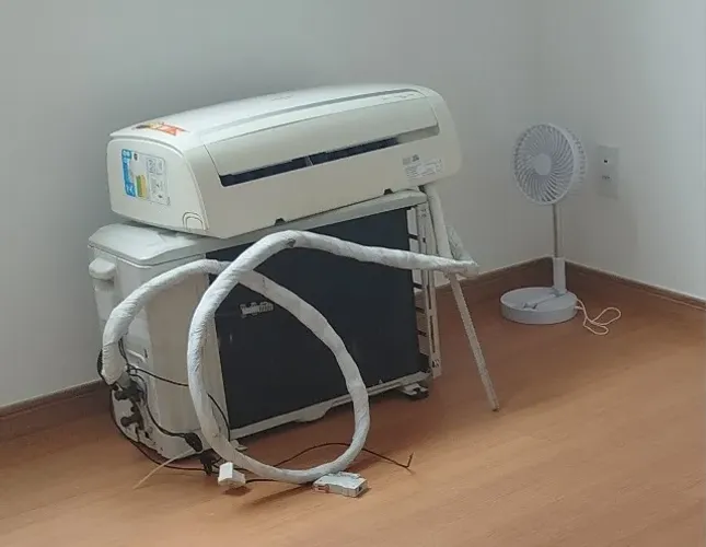 Ar Condicionado Inverter de 9000BTUs ( Gelando Normal)