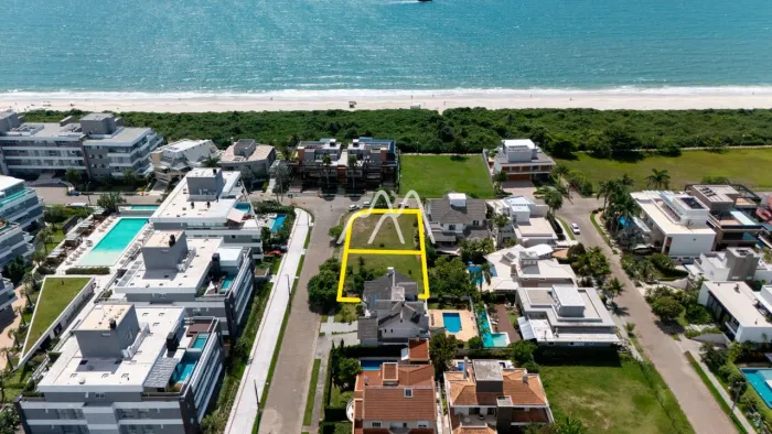 Excelente terreno próximo ao mar à venda em Jurerê Internacional