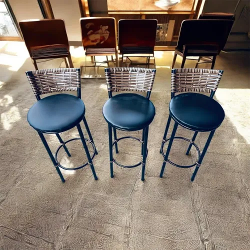 Banquetas direto da fábrica