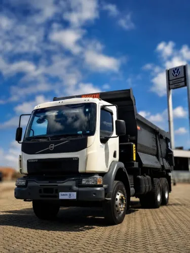 VOLVO VM 330 6X4 CAÇAMBA