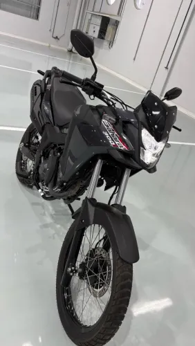 Sahara 300 2026 com 2.900KM ( nova demais)
