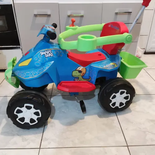 Quadriciclo infantil para passeio
