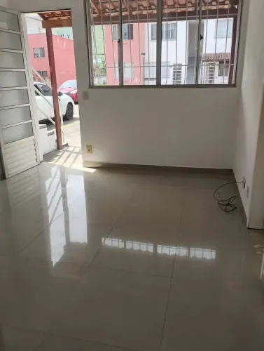 Apartamento com 2 Quarto(s) e 1 banheiro(s) para Alugar, 50 m² por R$ 900 / Mês