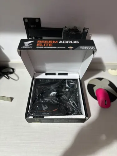Placa mãe AORUS ELITE B550