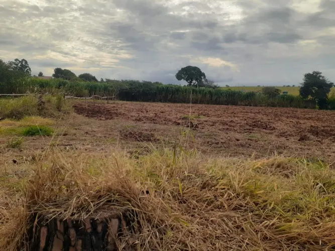 Vendo terreno no bairro Jucurupava/ Salto de Pirapora