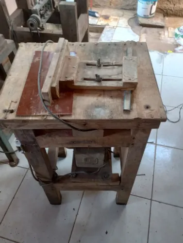 Vendo máquinas pra quem quer trabalhar em marcenaria ou fabricar gaiolas 