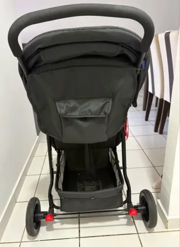 Carinho de bebê novo