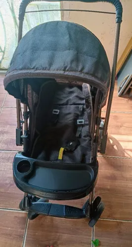 Vende se ítens semi usados, com a metade do preço