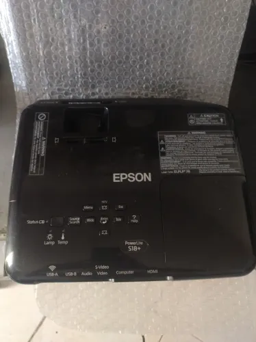 Vendo projetor s18 + 3000 lumes com controle
