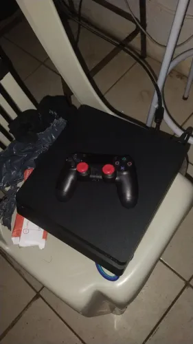 Ps4 Slim 13.04 500Gb 1 controle