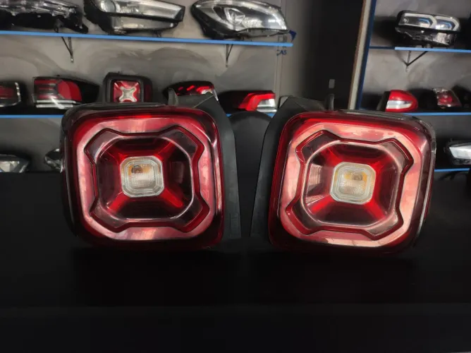 PAR DE LANTERNAS JEEP RENEGADE COM LED ORIGINAL 