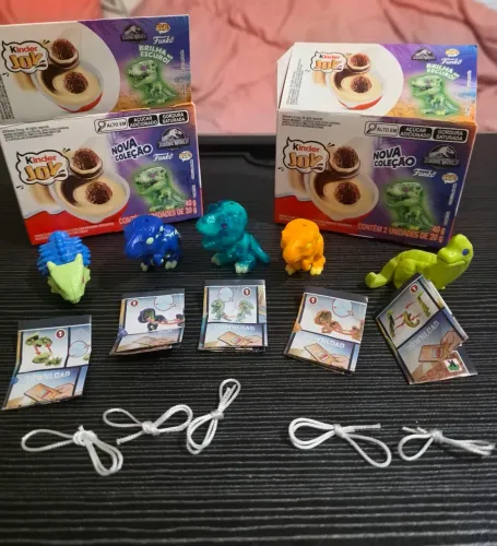 jurassic world kinder joy - 5 dinossauros