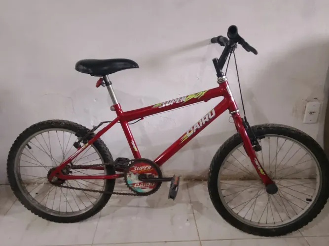 Vendo uma bicicleta infantil aro 14.