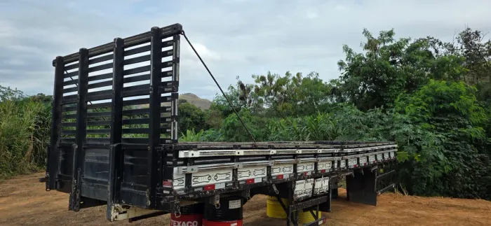Carroceria caminhão trucado