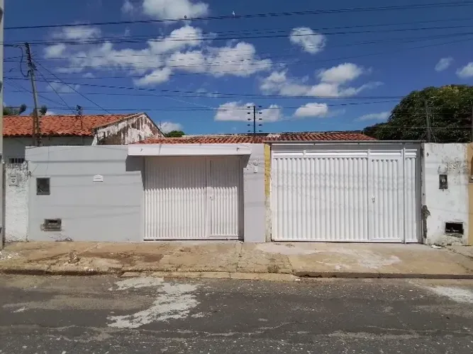 Excelente Casa à Venda no bairro Marquês - Teresina/PI