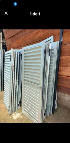 Portas reaproveitável mede 140 altura