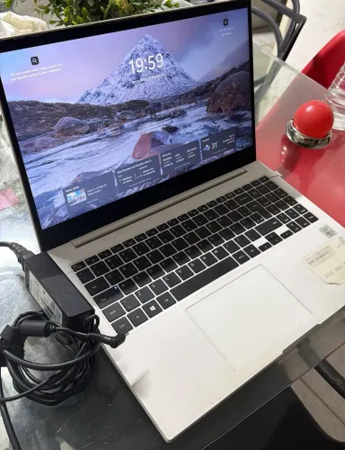 Notebook Samsung Book E30
