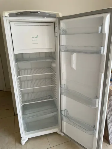 Geladeira 220