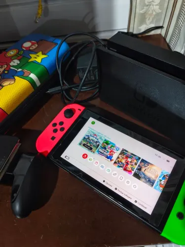 Vendo Nintendo Switch v1 desbloqueado com vários jogos 
