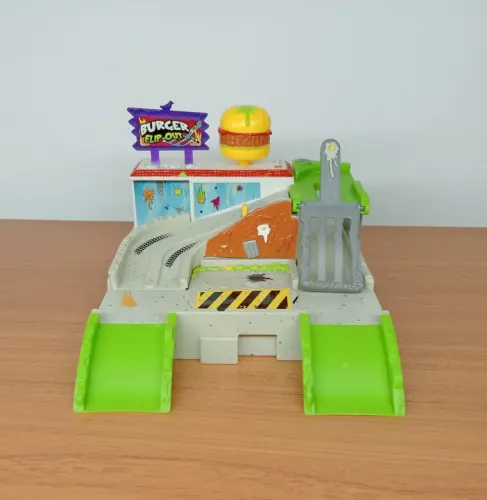 Lanchonete trash wheels trash pack