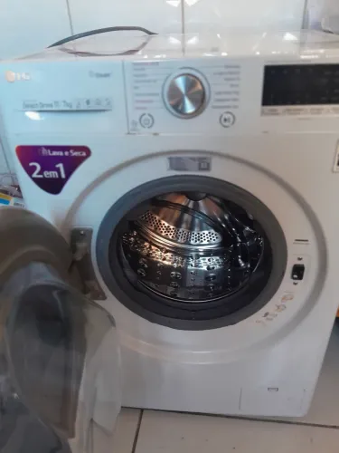 Vendo uma máquina de lava e seca de 11k.
