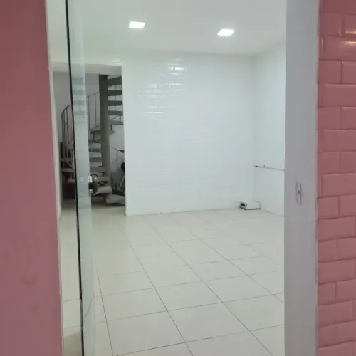 Condomínio Centro Comercial Alphaville Barueri SP - Prédio de 64 m² - 2 andares