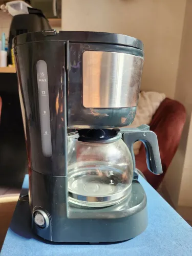 Cafeteira elétrica semi nova
