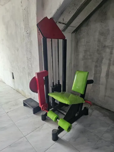 Máquina academia Extensora