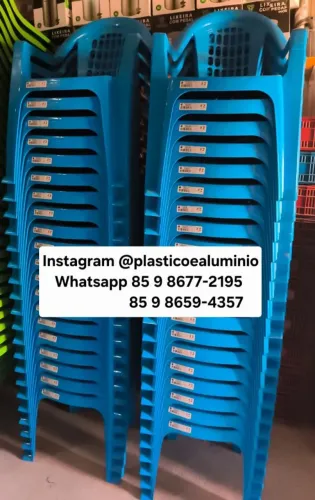 Cadeira de plástico