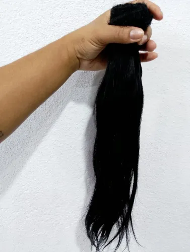 Vendo cabelo humano indiano duas telas,preto ondulado 45cm e 72 gramas,aceito cartão!